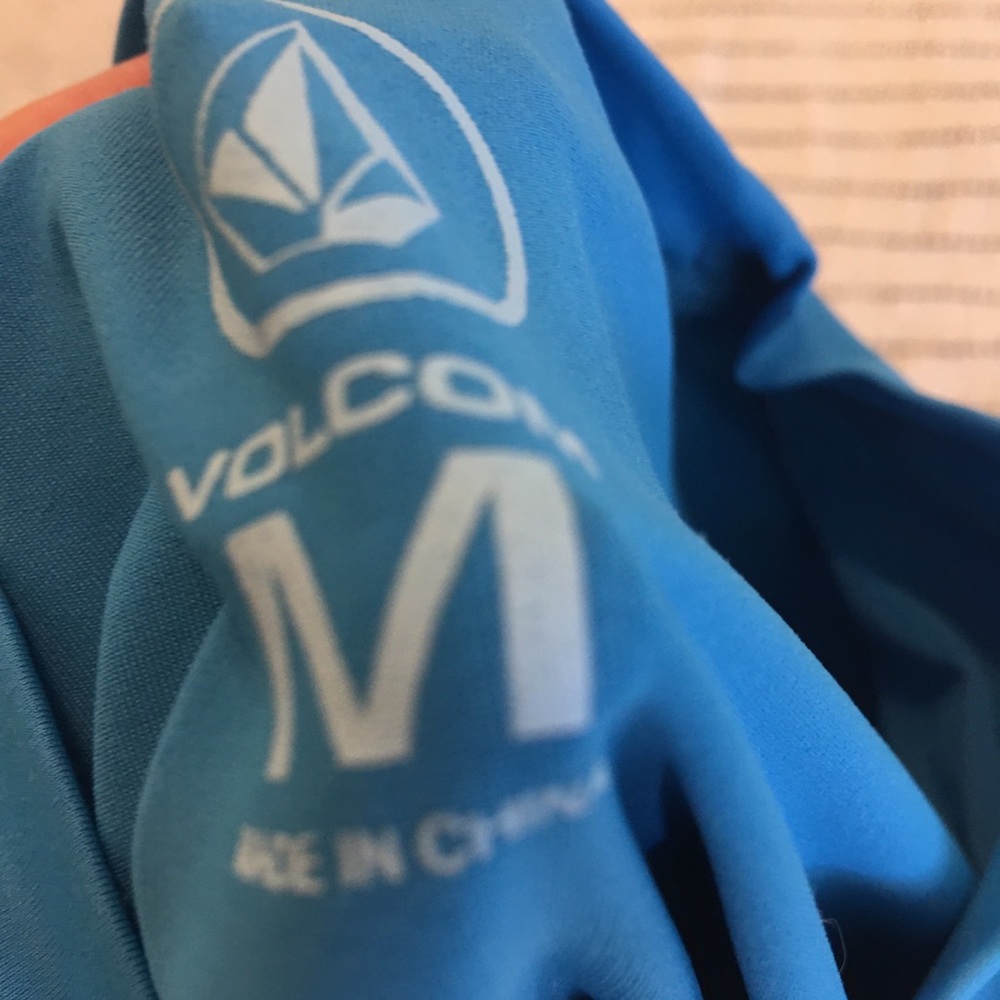 Volcom🏄🏽‍♂️Rashguard - Picture 4 of 7